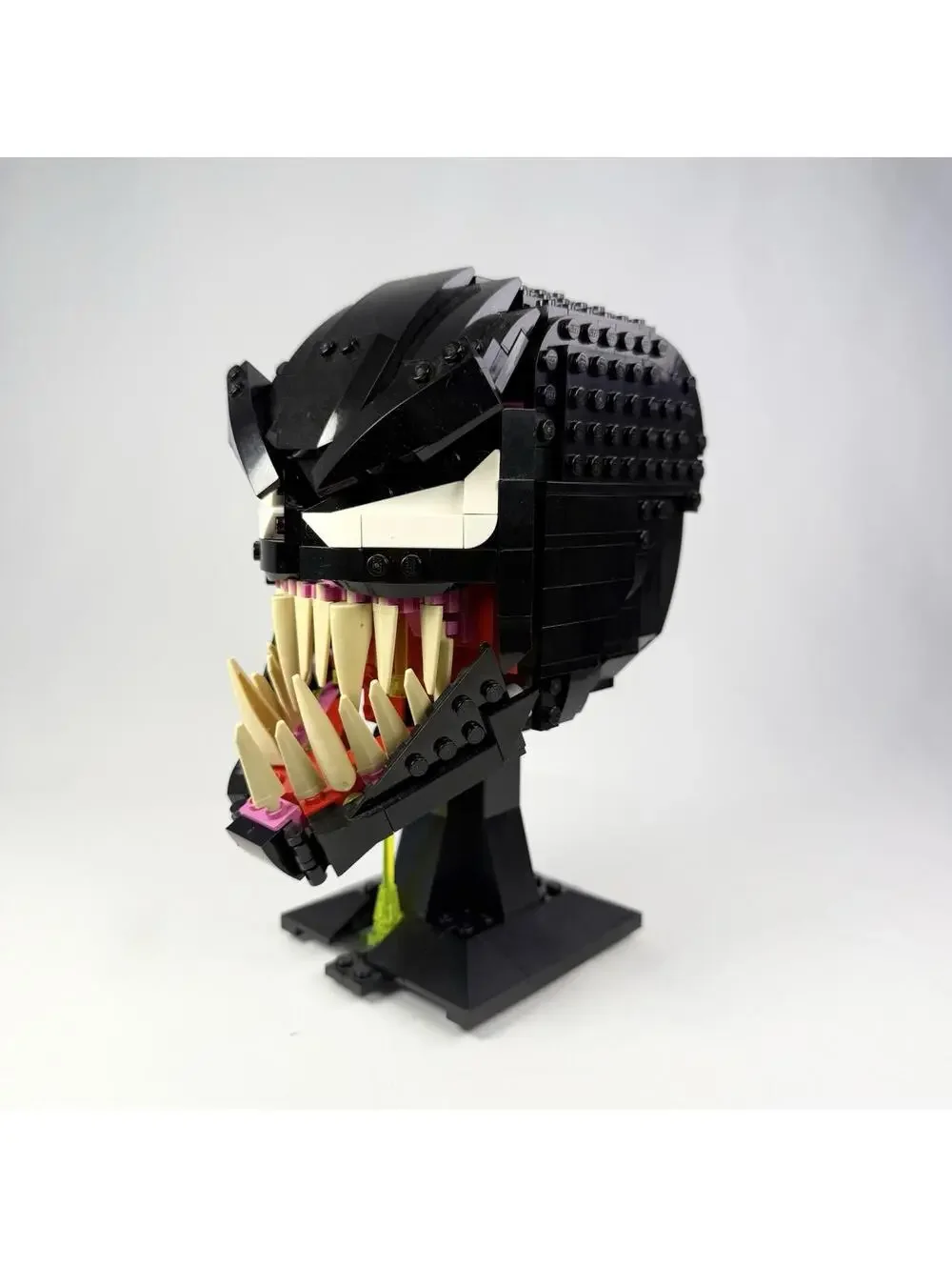 LEGO Super Heroes: Venom (76187) Incomplete